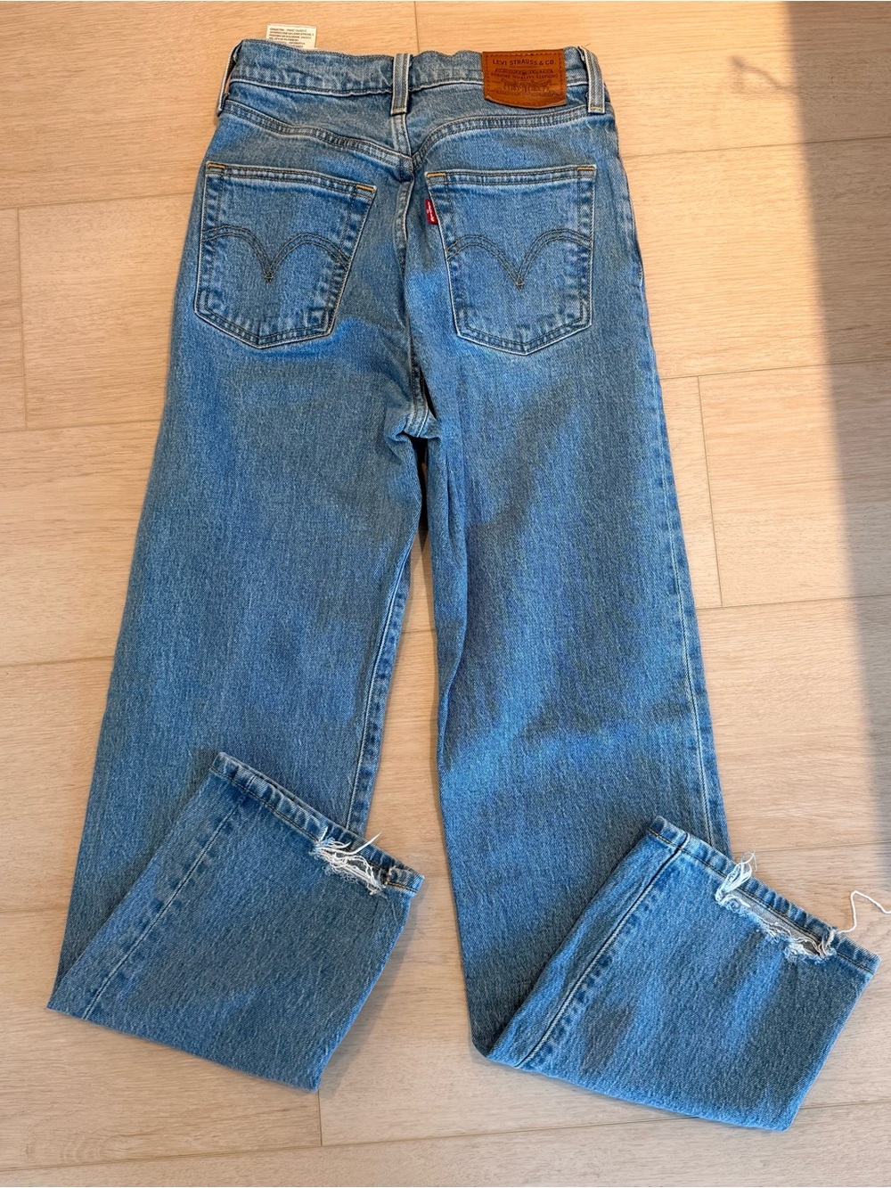 Levi’s Ribcage Straight - Picture 3 of 3